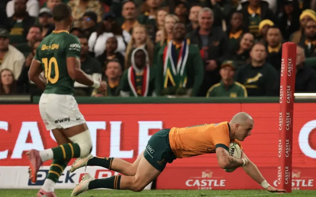 Wallabies 2025 player scoring try at Ellis Park during Australia’s comeback — Wallabies season review 2025 action photo