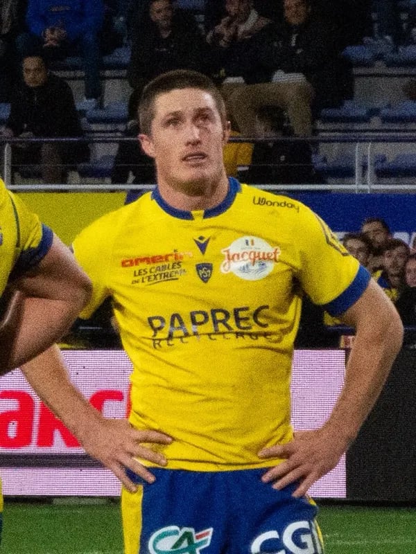 Alex Newsome, Wing