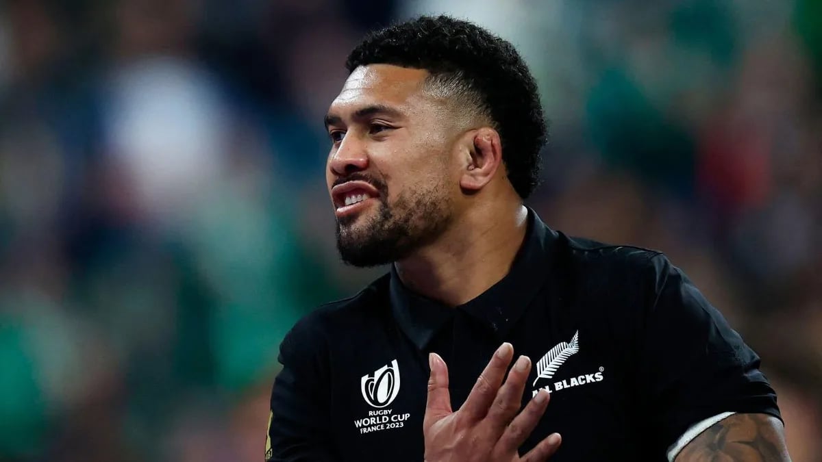 All Blacks captain Ardie Savea acknowledges the crowd after a Test match
