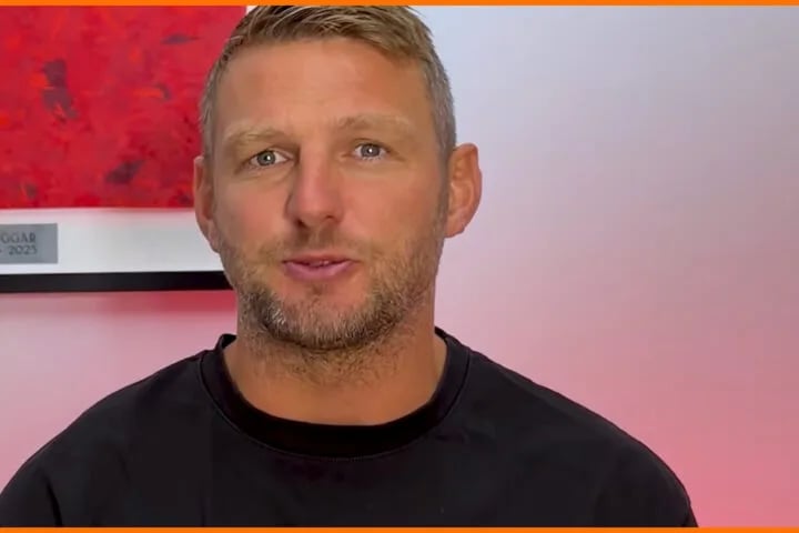 Dan Biggar Has Worked Out The All Blacks Attack Structure. The Answer Is A Shorter Pass.