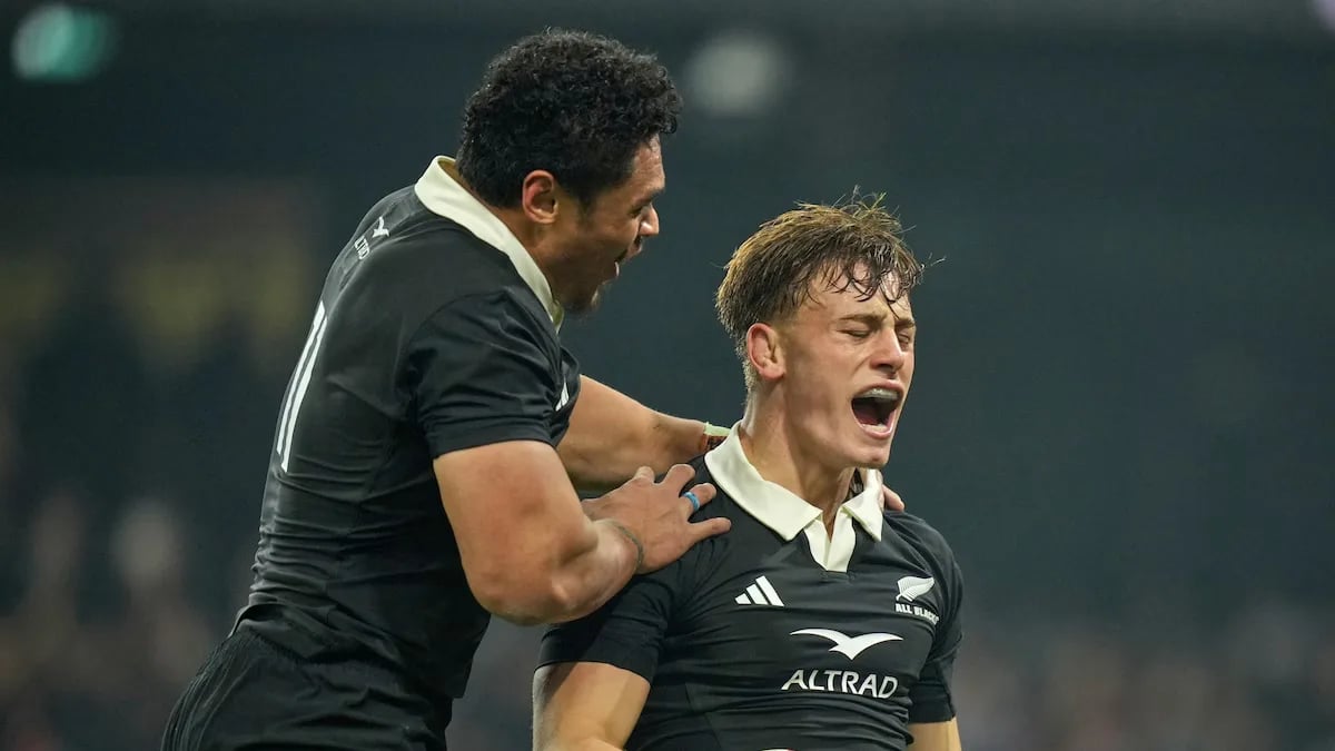 Ruben Love kept the jersey through a Springboks pack. Now he has to keep it from Richie Mo'unga