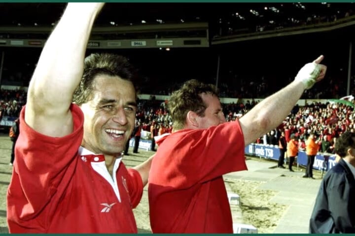 Shane Howarth in the Wales full-back jersey during the 2000 Six Nations