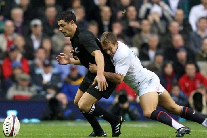 Dan Carter on Wilkinson: he copied the England fly-half's habits in 2003. Eighteen years later he rang him to ask how to stop being a rugby player.
