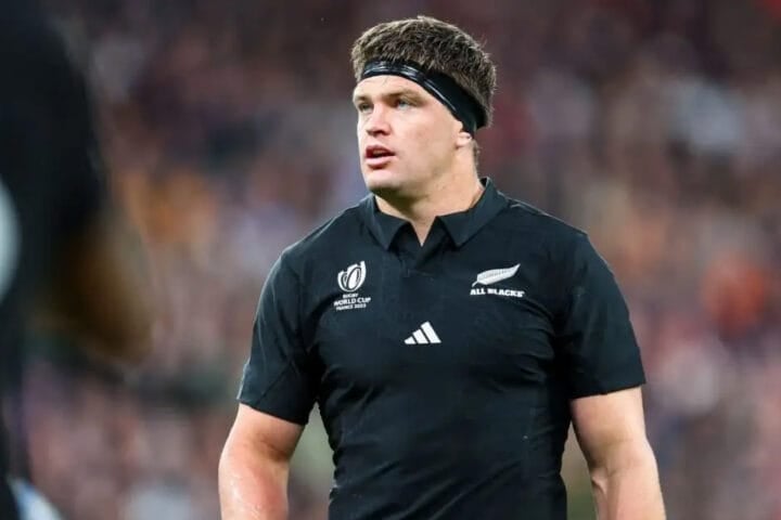 Scott Barrett Is Disrespected In New Zealand, Says The Crusaders Coach Who Works With Him. Ardie Savea Should Still Keep The Captaincy.