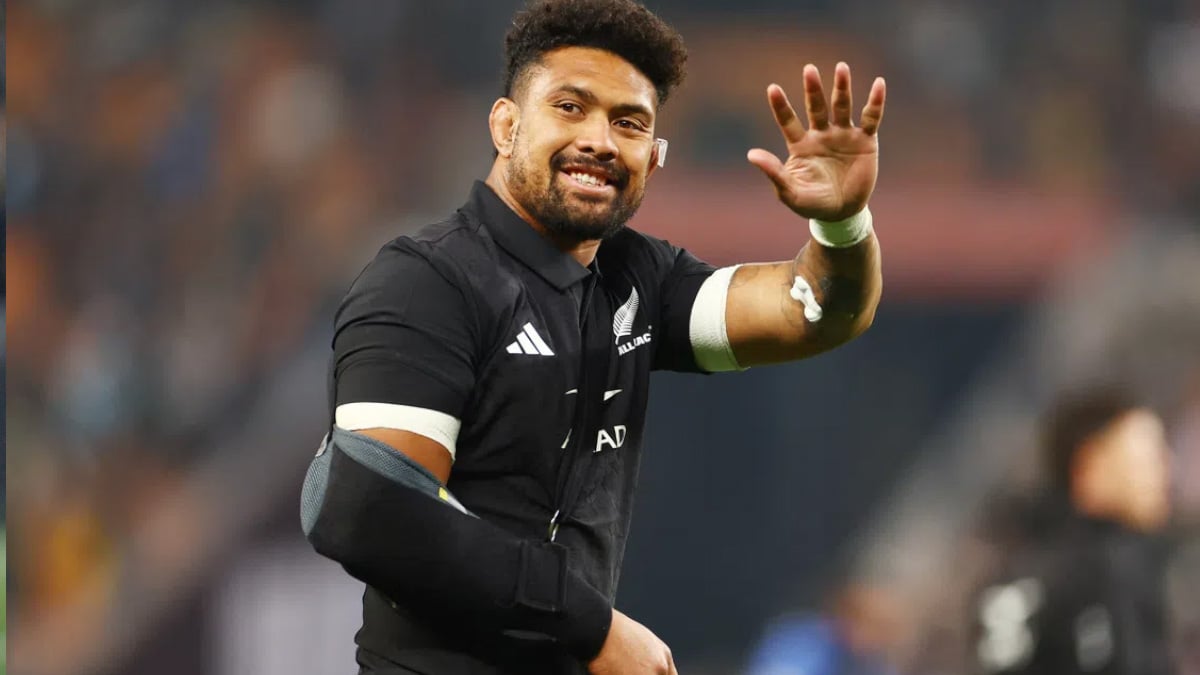 Ardie Savea injury: the All Blacks captain scored twice, left on the half hour and is out of Baltimore. Rennie on the shoulder, Tupaea's knee and Sititi.