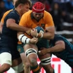 Argentina vs Australia match report: 28-28 in Mendoza. The Pumas led 28-21, lost two men in a minute, and Australia could not finish it with 15 against 13.